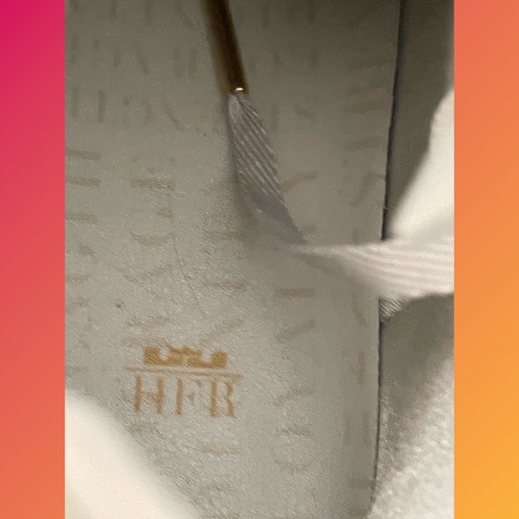 Levaron XVI Limited edition with lion relief womens kicks - Picture 11 of 12